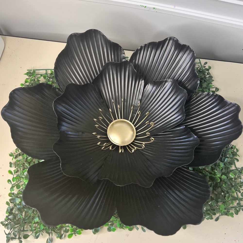 Black and Gold Metal Wall Flower Decor